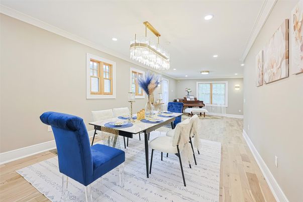 Chandelier, Dining room, Interior, Piano, Recessed Lighting, Wood Texture Flooring
