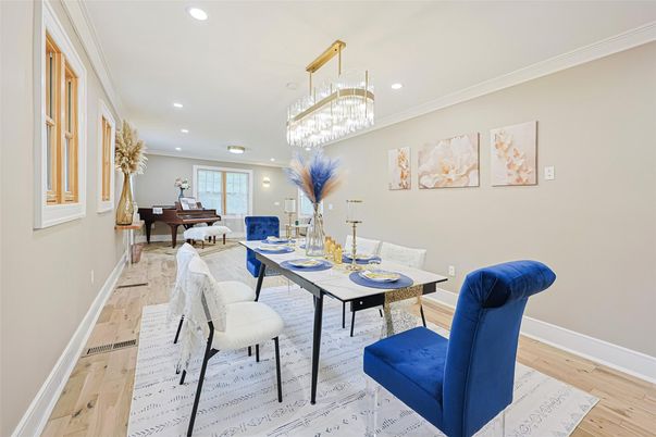 Chandelier, Dining room, Interior, Piano, Recessed Lighting, Wood Texture Flooring