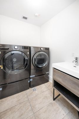 Interior, Recessed Lighting, Washer