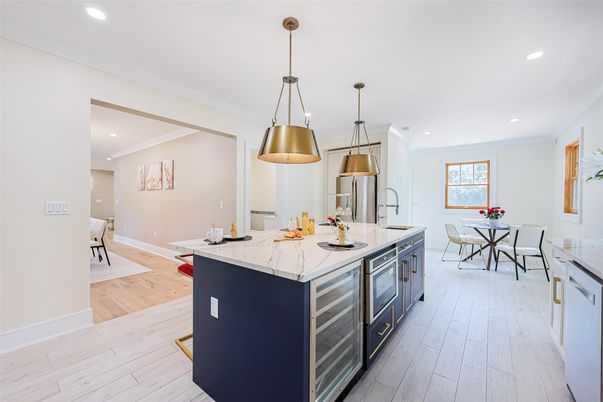 Dining room, Interior, Kitchen, Pendant Lights, Recessed Lighting, Wood Texture Flooring