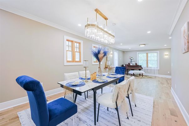 Chandelier, Dining room, Interior, Piano, Recessed Lighting, Wood Texture Flooring
