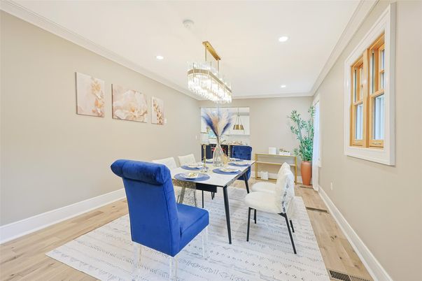 Chandelier, Dining room, Interior, Recessed Lighting, Wood Texture Flooring
