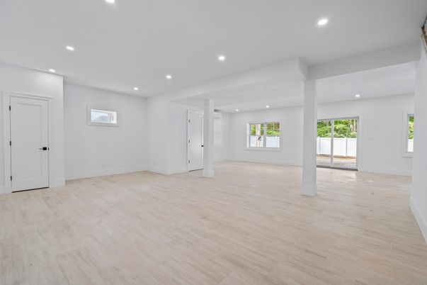 Empty room, Interior, Recessed Lighting, Wood Texture Flooring