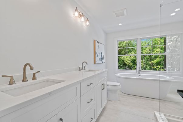 Bathroom, Dual Sink Vanities, Free Standing Baths, Interior, Recessed Lighting