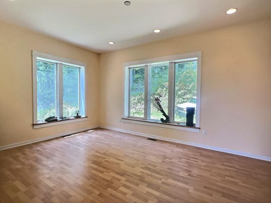 Empty room, Interior, Recessed Lighting, Wood Texture Flooring