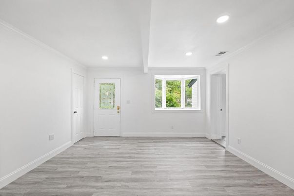 Empty room, Interior, Recessed Lighting, Wood Texture Flooring
