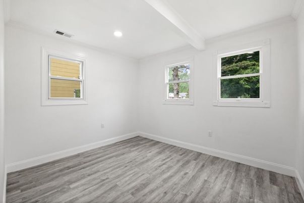 Empty room, Interior, Recessed Lighting, Wood Texture Flooring