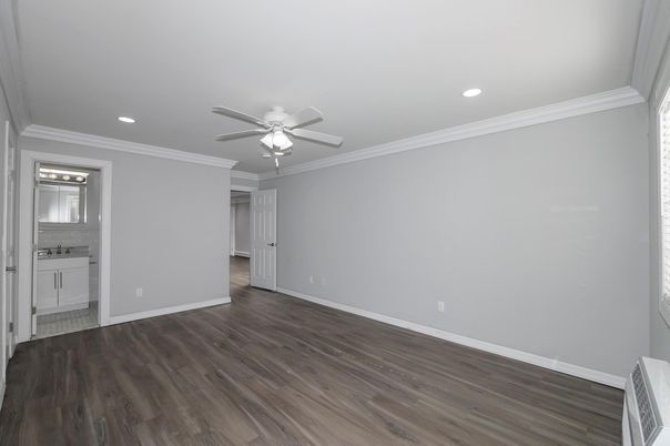 Empty room, Interior, Recessed Lighting, Wood Texture Flooring