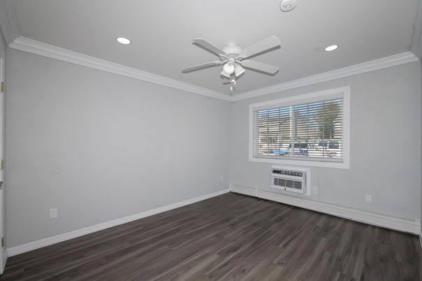 Empty room, Interior, Recessed Lighting, Wood Texture Flooring