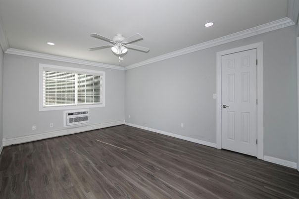Empty room, Interior, Recessed Lighting, Wood Texture Flooring
