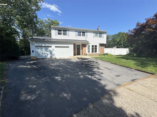 Attached, Exterior, Facade, Raised Ranch