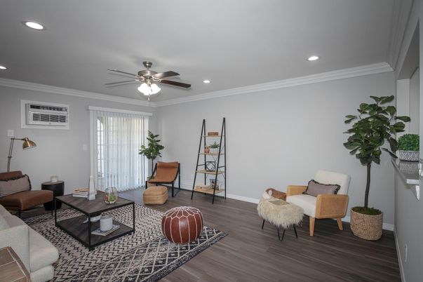 Interior, Living room, Recessed Lighting, Wood Texture Flooring
