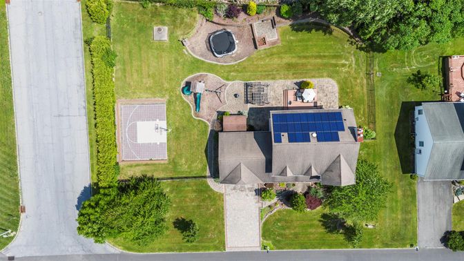 Exterior, Drone