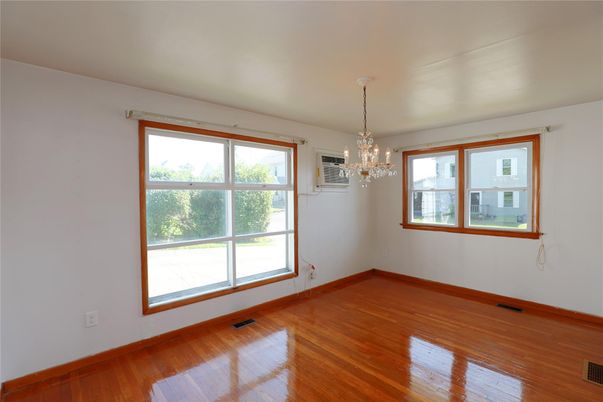 Chandelier, Empty room, Interior, Wood Texture Flooring