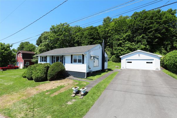 Detached Garage, Exterior