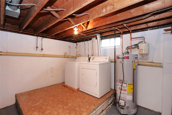 Interior, Washer, Wooden Beams
