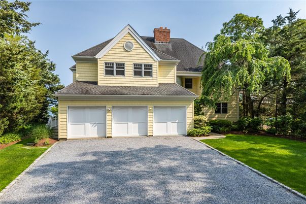 Attached, Exterior, Facade, Farmhouse