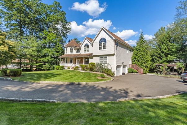 Attached, Backyard, Exterior, Facade, Queen Anne Victorian