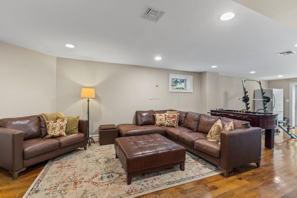 Interior, Living room, Recessed Lighting, Wood Texture Flooring