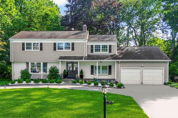 Attached, Exterior, Facade, Split Level