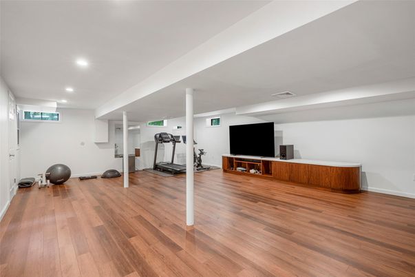 Fitness Equipment, Interior, Recessed Lighting, Wood Texture Flooring