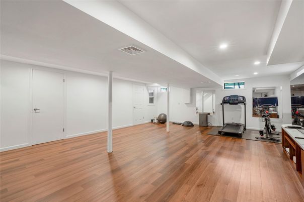 Fitness Equipment, Interior, Recessed Lighting, Wood Texture Flooring