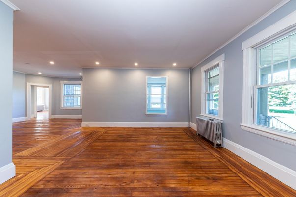 Empty room, Interior, Recessed Lighting, Wood Texture Flooring