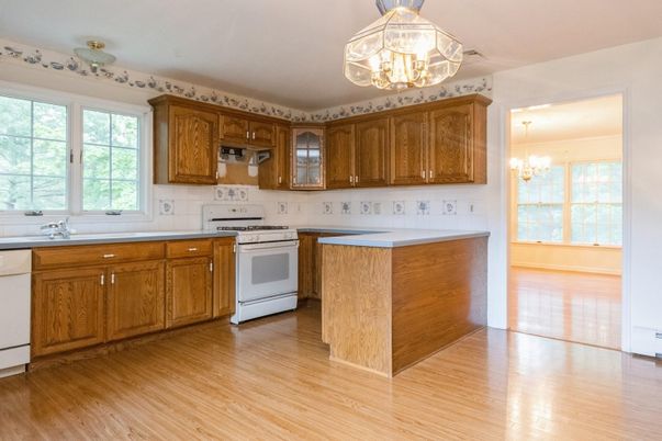 Chandelier, Interior, Kitchen, Wood Texture Flooring