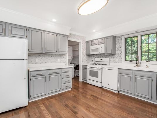 Interior, Kitchen, Recessed Lighting, Wood Texture Flooring