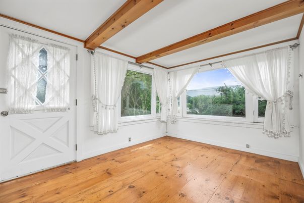 Empty room, Interior, Wooden Beams, Wood Texture Flooring