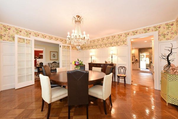 Chandelier, Dining room, Interior, Recessed Lighting, Wood Texture Flooring