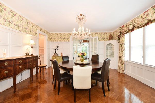 Chandelier, Dining room, Interior, Wood Texture Flooring