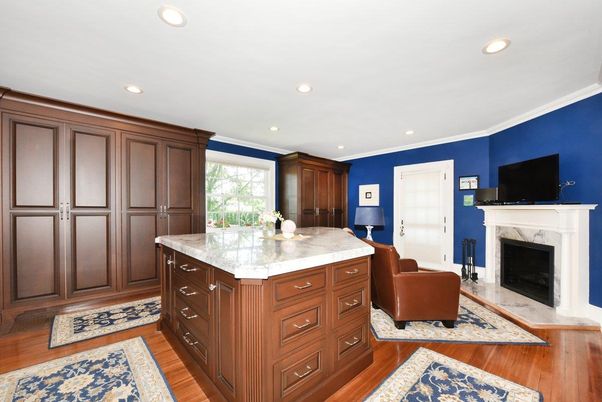 Fireplace, Interior, Kitchen, Recessed Lighting, Wood Texture Flooring