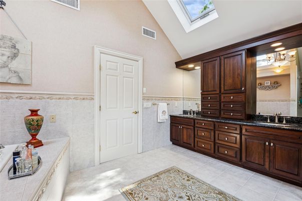 Bathroom, Dual Sink Vanities, Interior