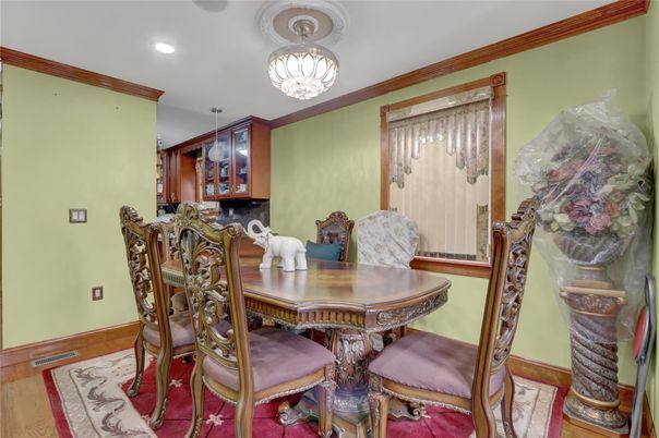 Chandelier, Dining room, Interior, Recessed Lighting, Wood Texture Flooring