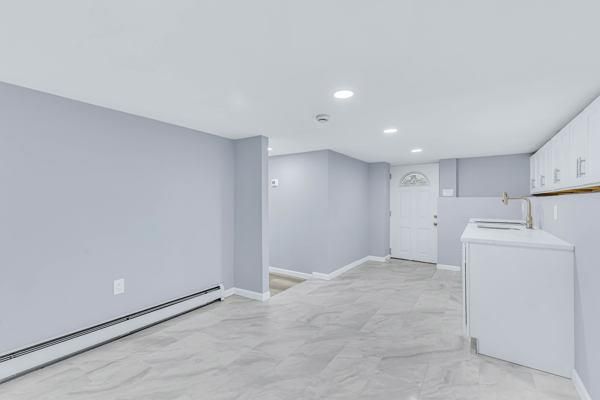 Interior, Marble, Recessed Lighting, Washer