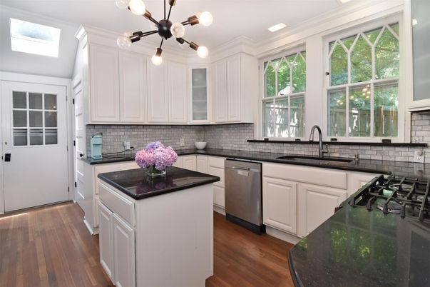 Interior, Kitchen, Pendant Lights, Wood Texture Flooring