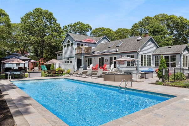 Exterior, Hot Tub, Pool