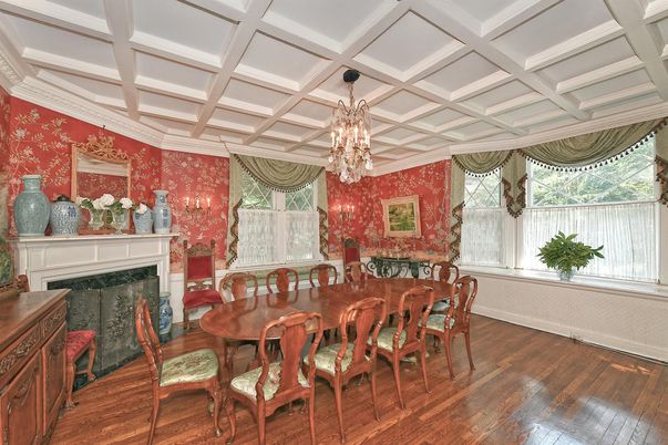 Chandelier, Dining room, Fireplace, Interior, Wood Texture Flooring