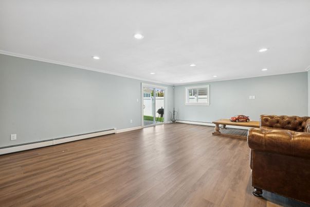Interior, Recessed Lighting, Wood Texture Flooring
