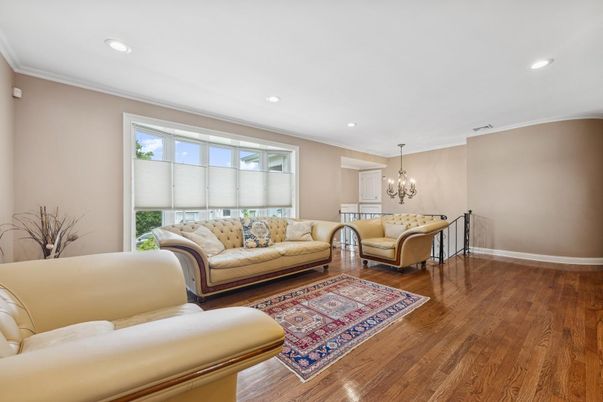 Chandelier, Interior, Living room, Recessed Lighting, Wood Texture Flooring