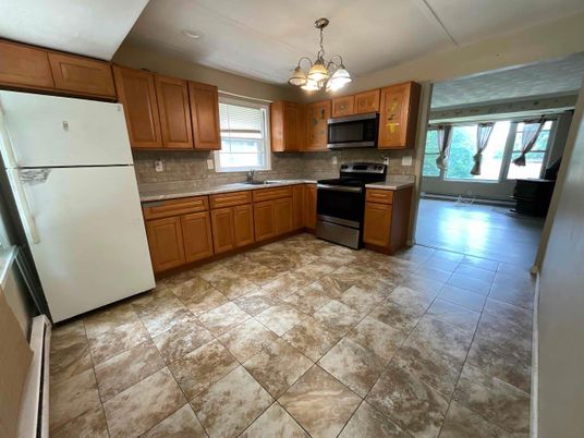 Chandelier, Interior, Kitchen, Pendant Lights, Stainless Steel Appliances