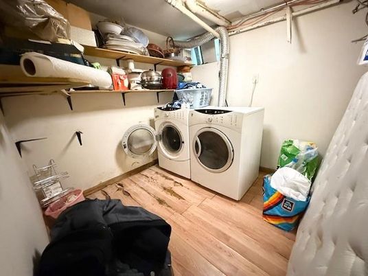 Interior, Washer, Wood Texture Flooring