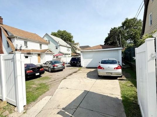 Detached Garage, Exterior
