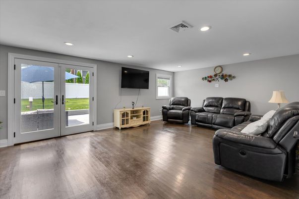 Interior, Living room, Recessed Lighting, Wood Texture Flooring