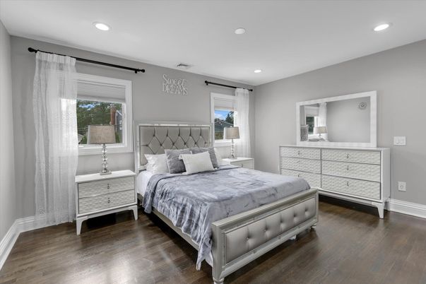 Bedroom, Interior, Recessed Lighting, Wood Texture Flooring
