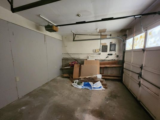 Garage, Interior