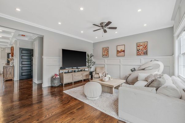 Interior, Living room, Recessed Lighting, Wood Texture Flooring