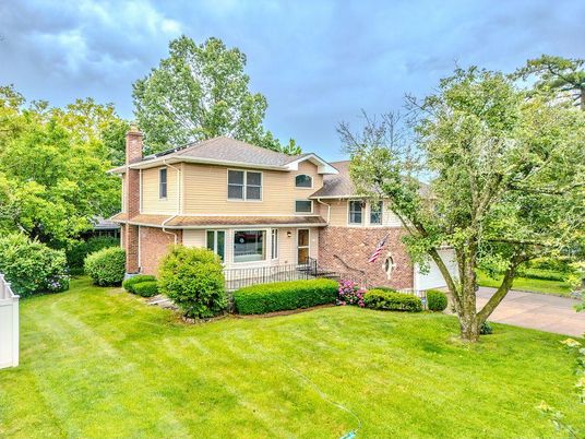 Backyard, Exterior, Facade, Brick Facade, Split Level