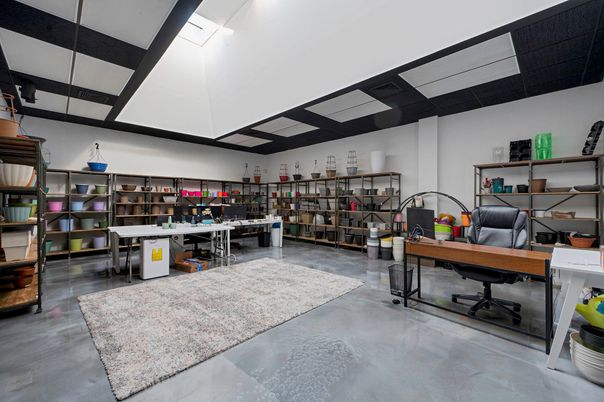 Home Office, Interior